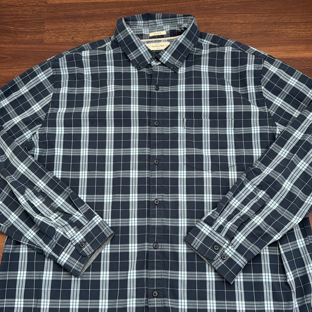 Men’s blue checked button down - Picture 7 of 8